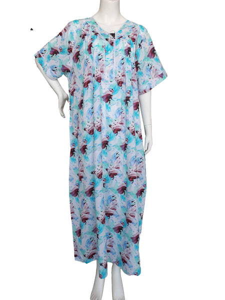 Half-sleeved dress in pure cotton with lace and a V-neck with three buttons