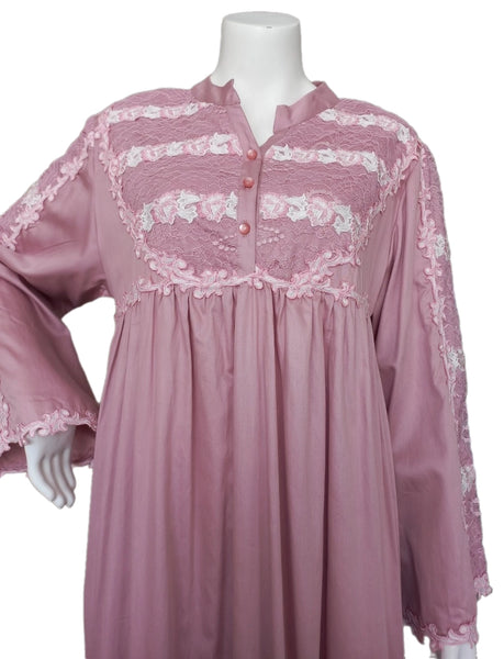 OLD ROSE-A cool cotton reception piece, featuring embroidery on the sleeves, giving it a touch of elegance and distinction. 60051-L