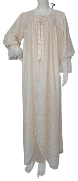 Beige double reception piece containing an inner piece of soft silk, and an outer piece of perforated chiffon. 60126-L
