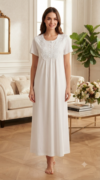 "A complete maternity set with a modern touch: a shirt and robe in a luxurious classic white design." 2603