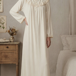 A cool cotton reception piece, featuring embroidery on the shoulders, giving it a touch of elegance and distinction. 60049-