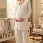 Simplicity and femininity: "Two-piece maternity pajama set with robe – perfect comfort and a calm, feminine design." 2606