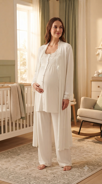 Simplicity and femininity: "Two-piece maternity pajama set with robe – perfect comfort and a calm, feminine design." 2606