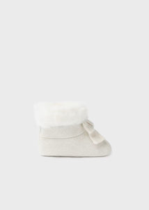 Tricot boot with newborn hair Ref.  13-09686-073