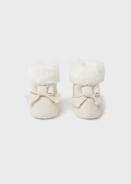 Tricot boot with newborn hair Ref.  13-09686-071