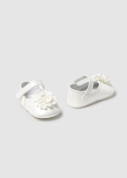 Newborn Ceremony Mary Jane with Flower Ref. 25-9902-013