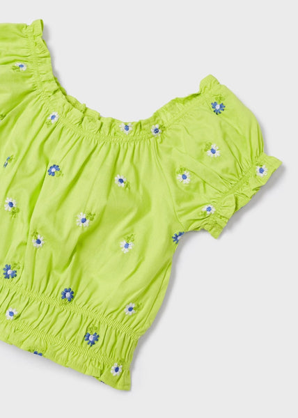 Short-sleeved blouse with embroidered motifs for girls Art. 23-03139-073