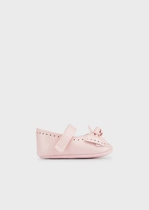 Shoes with a bow for a newborn girl Art. 22-09519-035