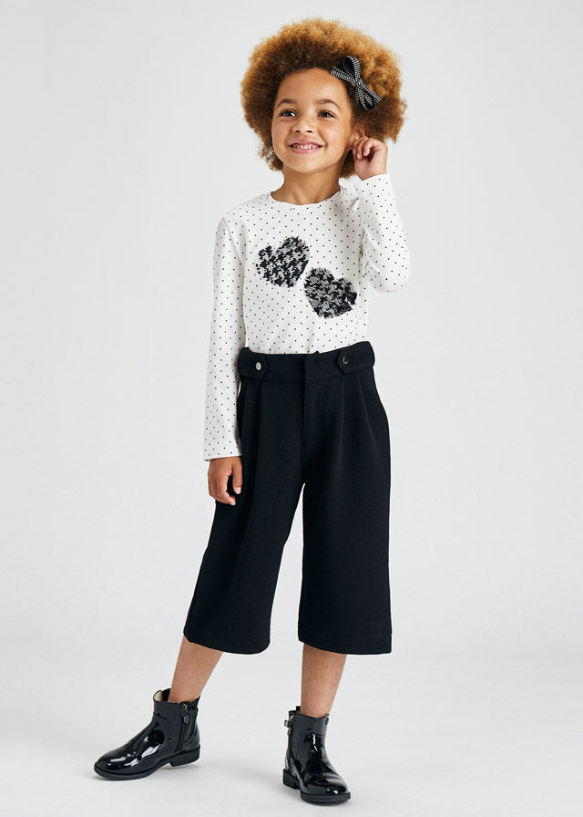 Girl's lurex sweater Art. 11-04372-033 / ECOFRIENDS T-shirt with long sleeves for girl Art. 11-04005-010 / Crepe knit culotte trousers for girl Art. 11-04576-002