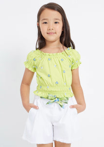 Short-sleeved blouse with embroidered motifs for girls Art. 23-03139-073