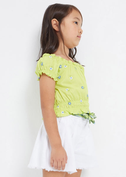 Short-sleeved blouse with embroidered motifs for girls Art. 23-03139-073