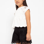 Short-sleeved T-shirt with sustainable cotton embroidery for girls Art. 23-03059-031